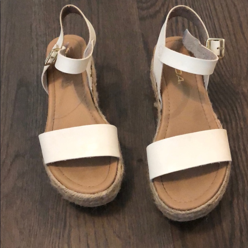 Women’s soda white platform sandals